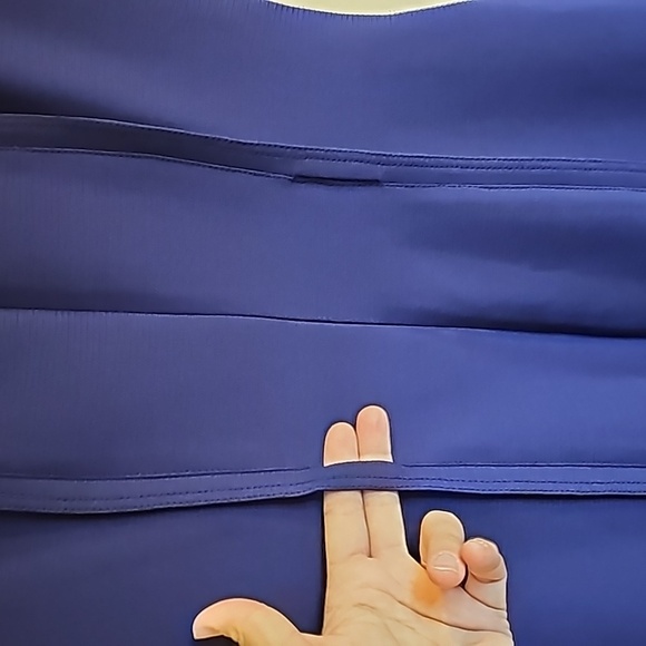 Tahari Arthur S. Levine petite size 4 dress. Does not come with a belt - Picture 7 of 9